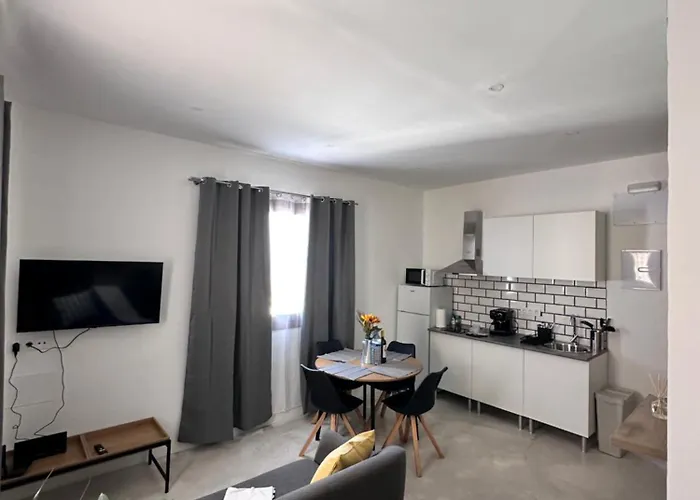 Apartament Euphorbia *